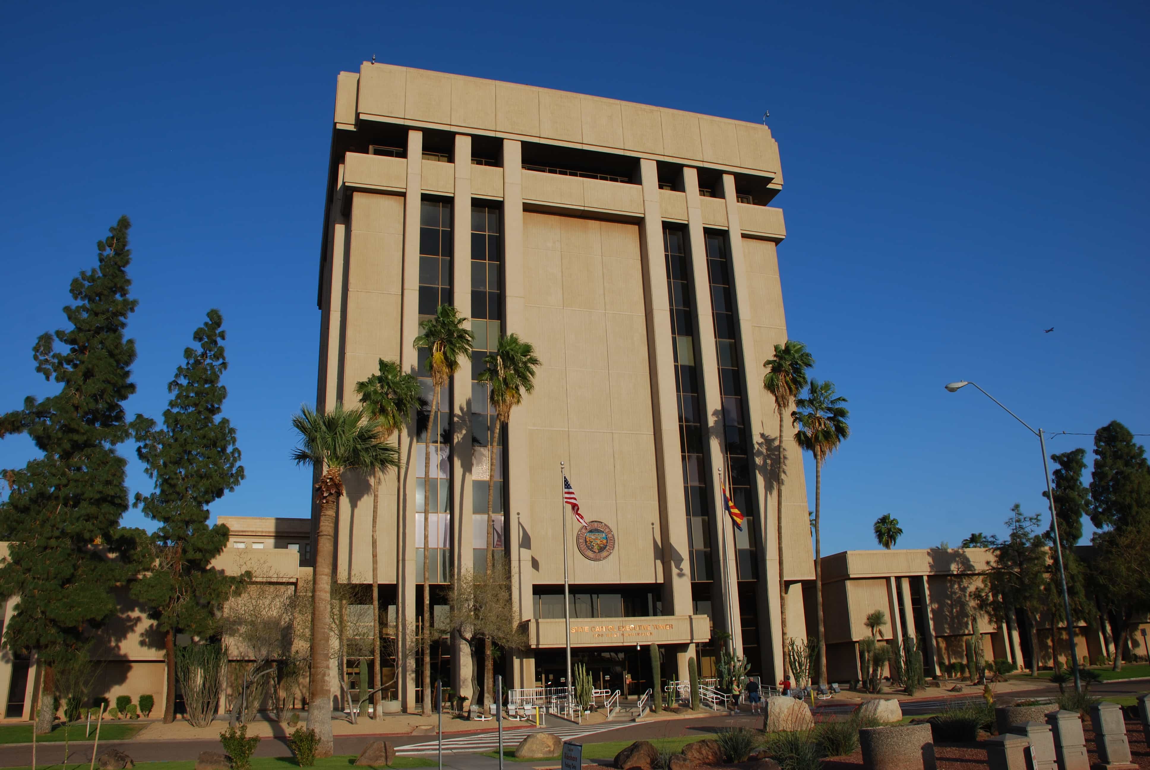 Arizona_State_Capitol_Executive_Tower_DSC_2708_ad.jpg