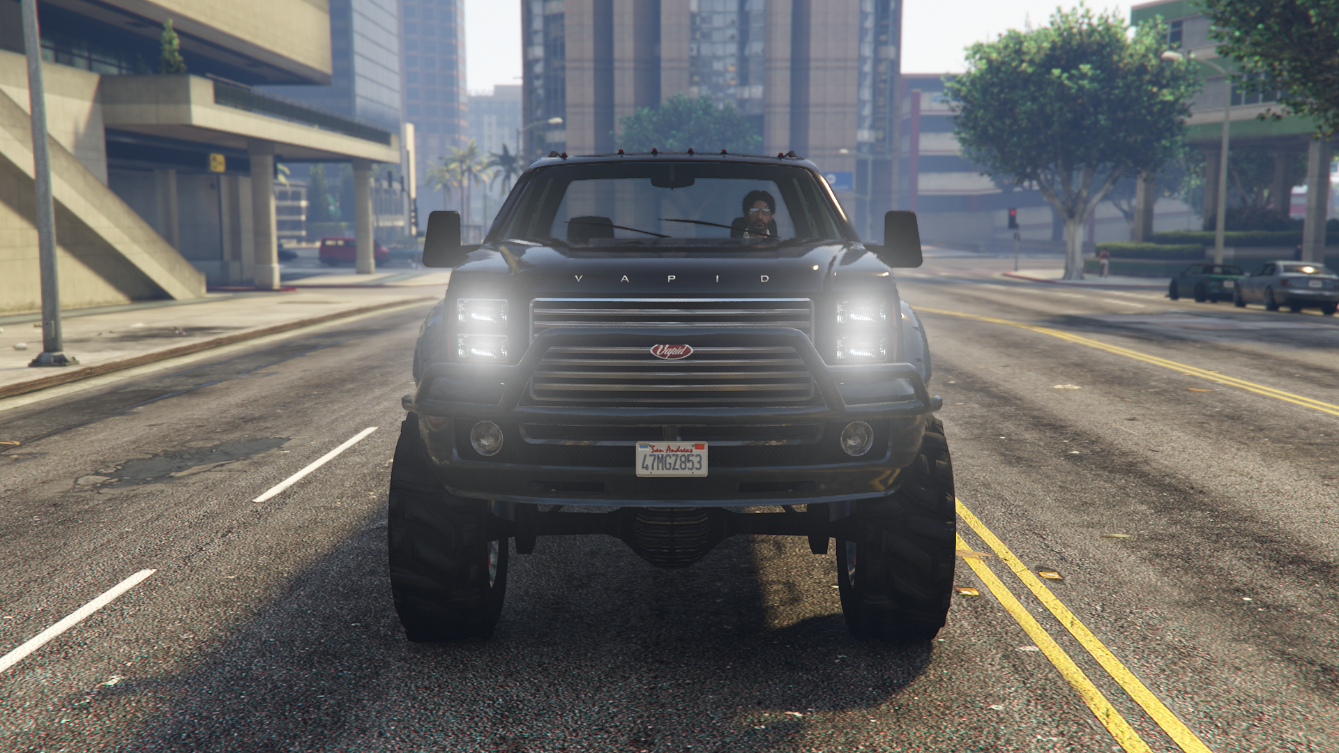 The front of the Vapid Sandking XL as seen in GTA Online.