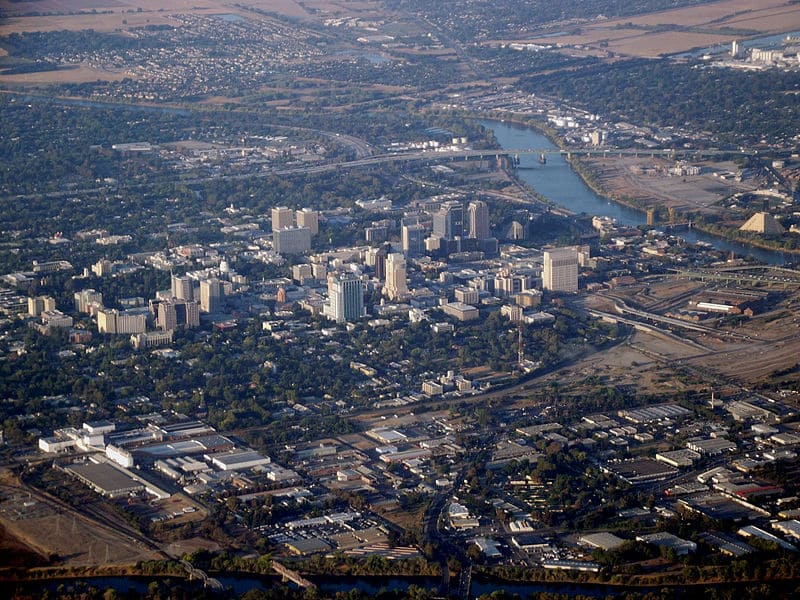 Sacramento_International_Airport_5.jpg