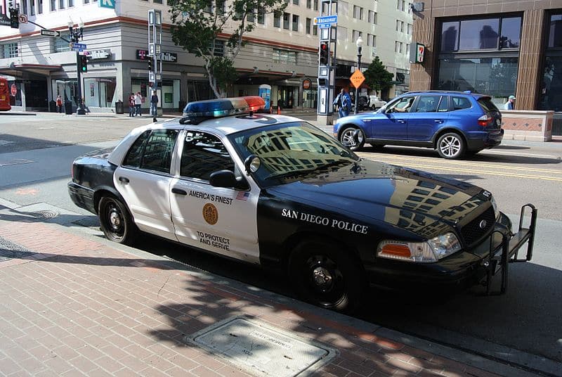 800px-San_Diego_Police_Department_car.jpg