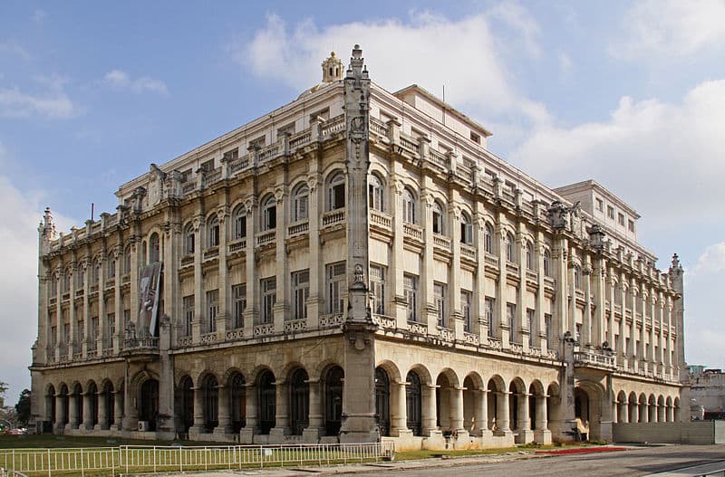 800px-Museum_of_the_Revolution_Centro_Habana.jpg