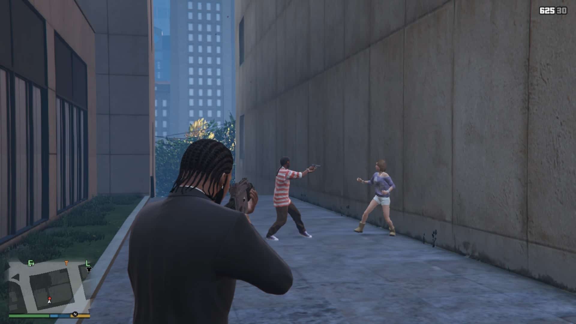 Woman held at gunpoint in an alleyway in Alt