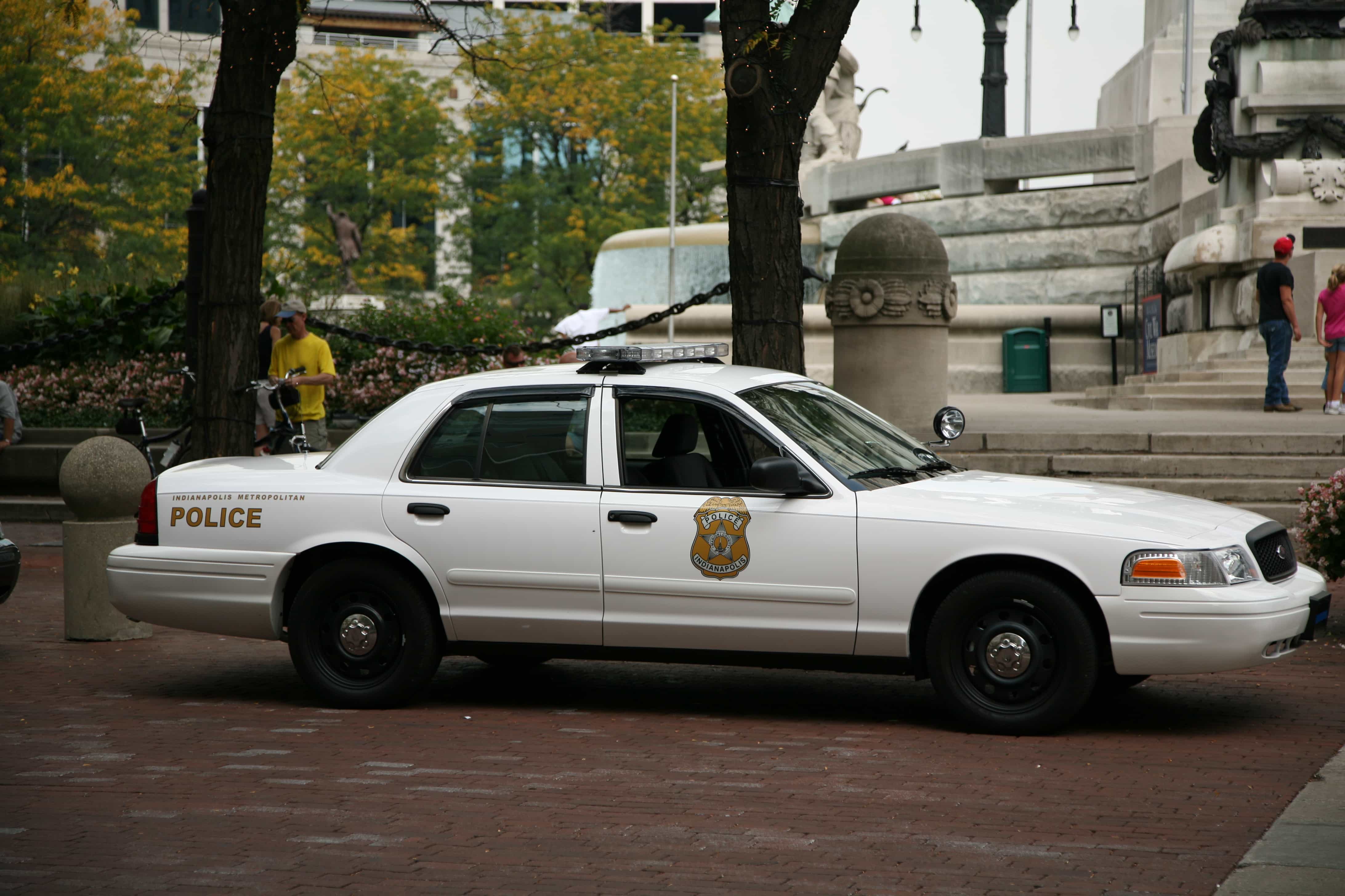 Indianapolis_Metropolitan_police_cruiser_2.jpg