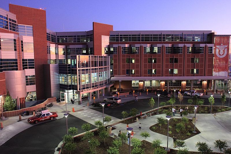 800px-University_of_Utah_Hospital_in_2009.jpg