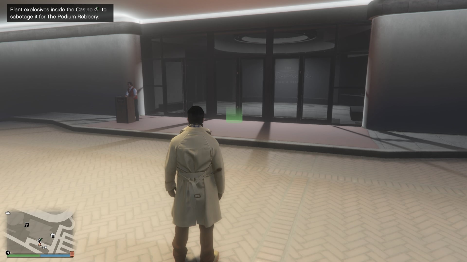 Casino entrance with a green marker indication of a robbery task.