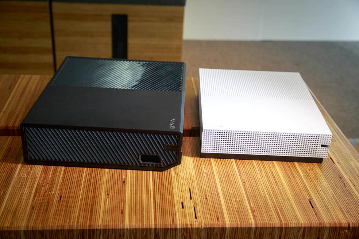 Microsoft-xbox-one-s-comparison-to-old-xbox-7268-001.jpg