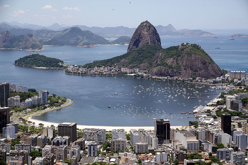 800px-Enseada_de_Botafogo_e_Pão_de_Açúcar.jpg