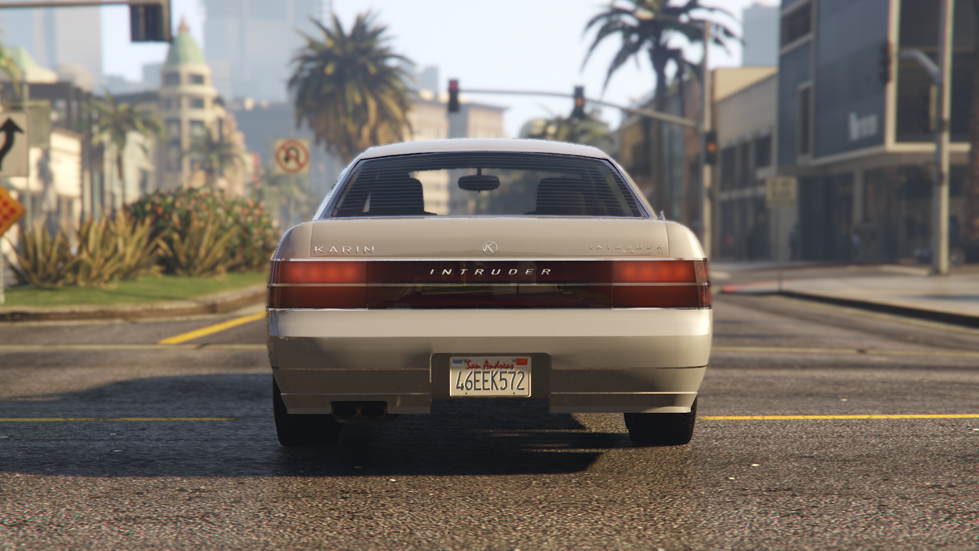 The rear of the Karin Intruder as seen in GTA 5.