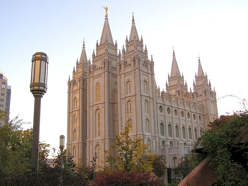 800px-Temple_Square_October_05_8_c.jpg