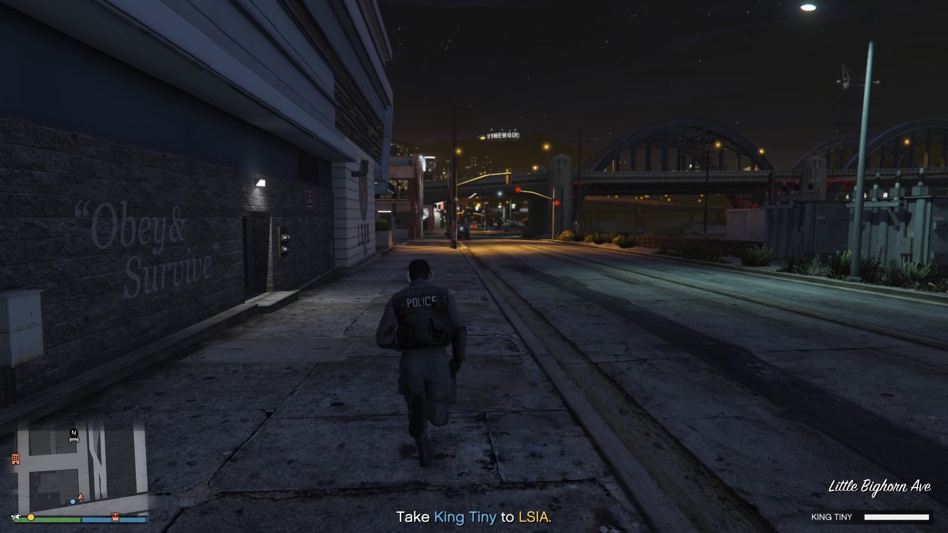 You can see the getaway vehicle on your mini map.