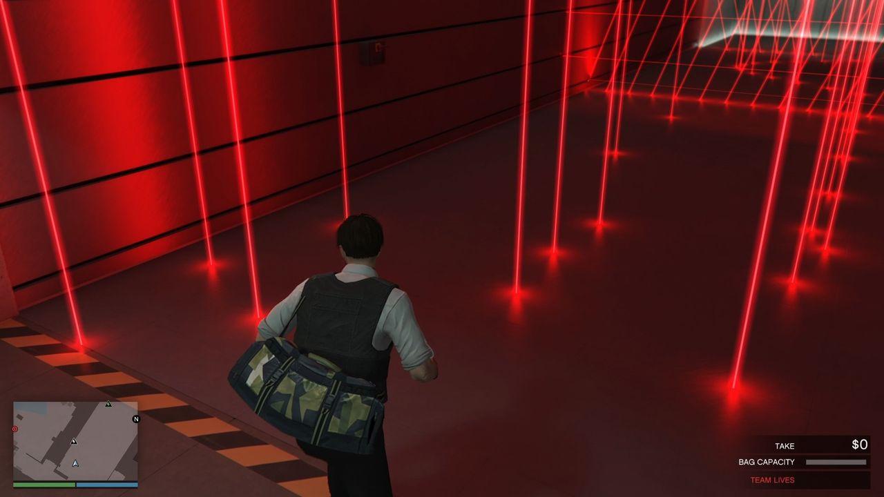 This is how a good opening looks like. It's a straight path to the switch. The lasers are still moving, so you will need to still actively avoid them.