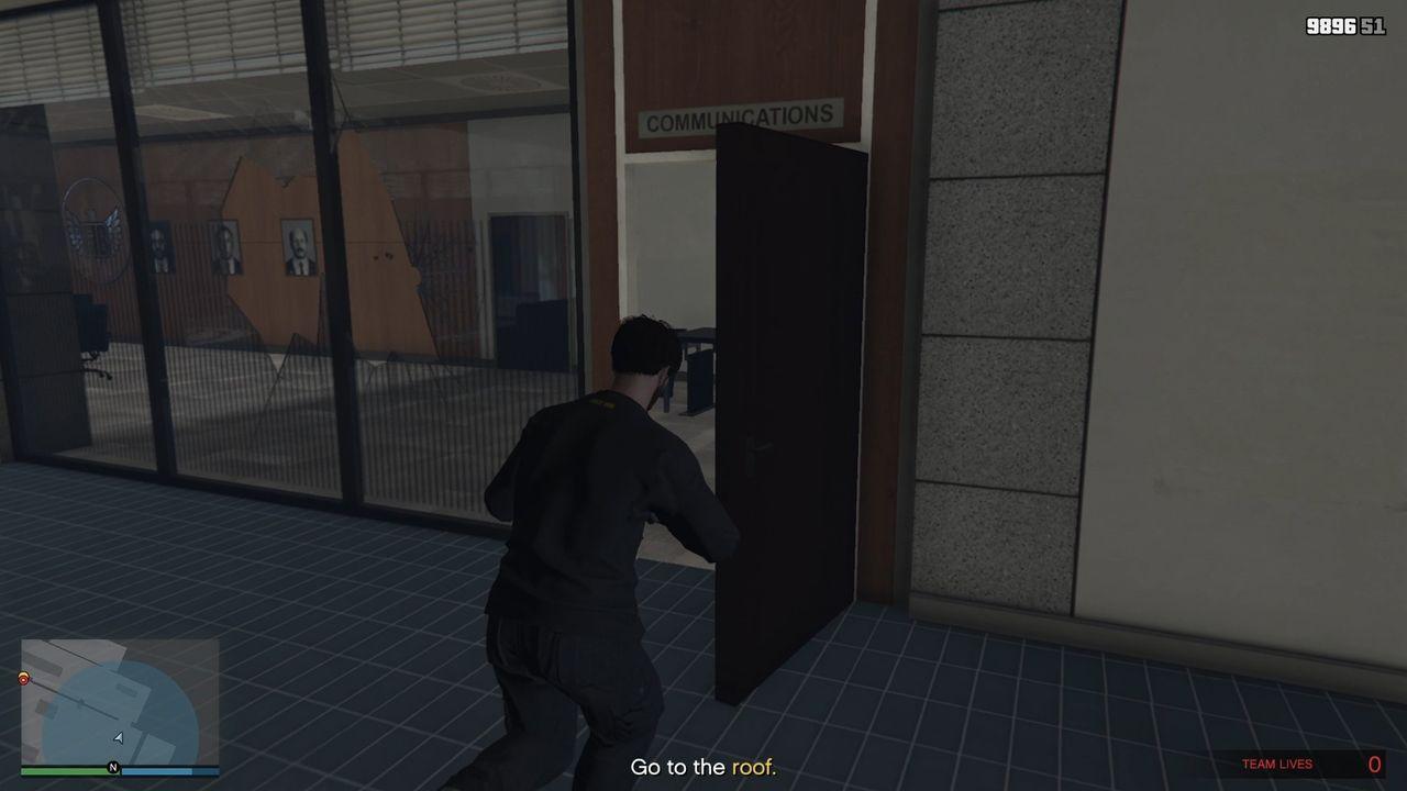 Head inside this room to continue moving forward. This room provides good cover against the agents on the roof directly above you.