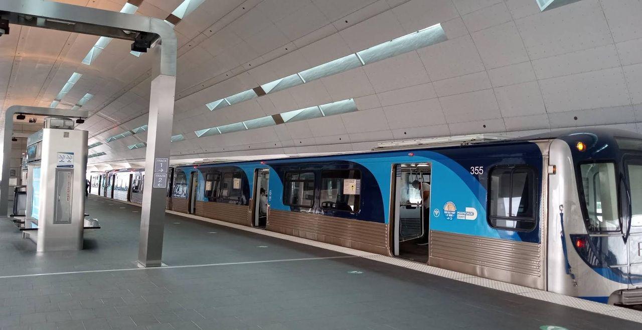 Miami International Airport uses a closely matching automated train and platform.