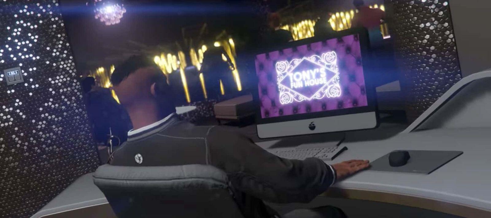 GTA Online character managing a crowded Nightclub