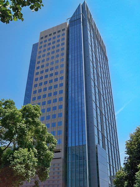 450px-US_Bank_Tower_ProfileSacramento.jpg