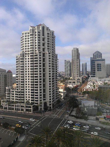450px-Down_town_san_diego_photo_d_ramey_logan.jpg