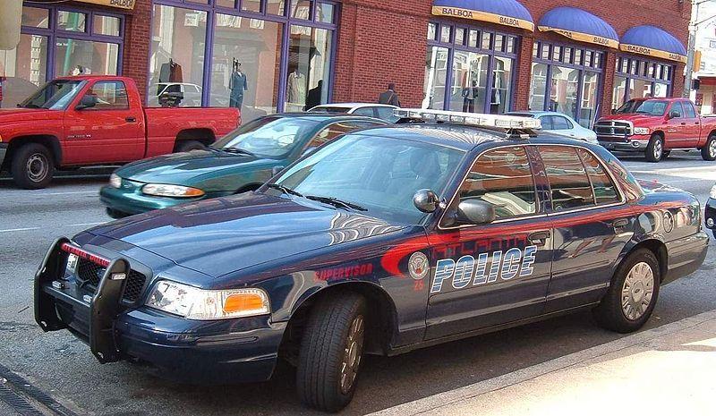 800px-Atlanta_Police_GA_USA_-_Ford_Crown_Victoria_1.jpg