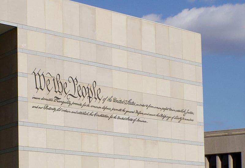800px-National_Constitution_Center-exterior.jpg