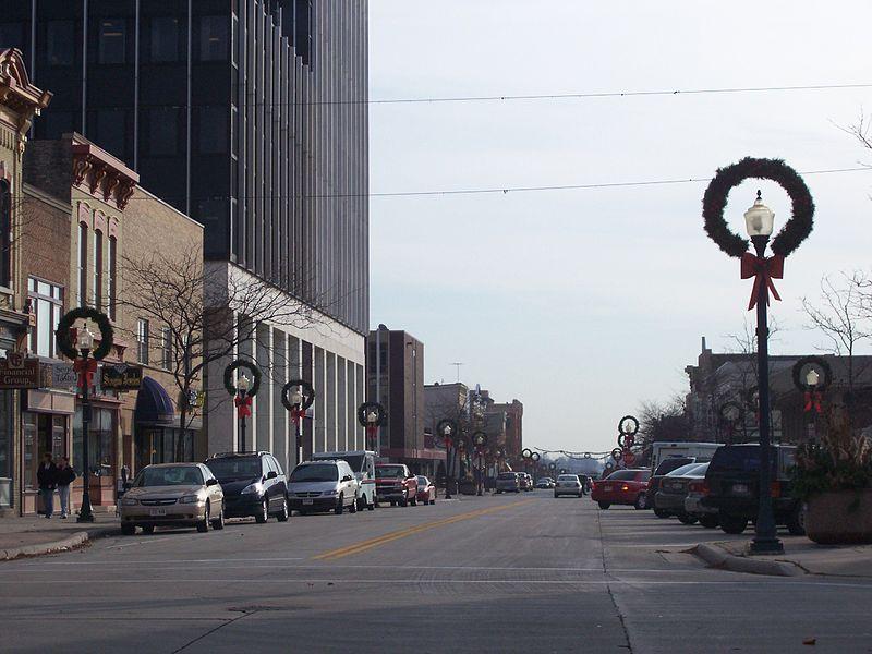 800px-SheboyganWisconsinDowntown2.jpg