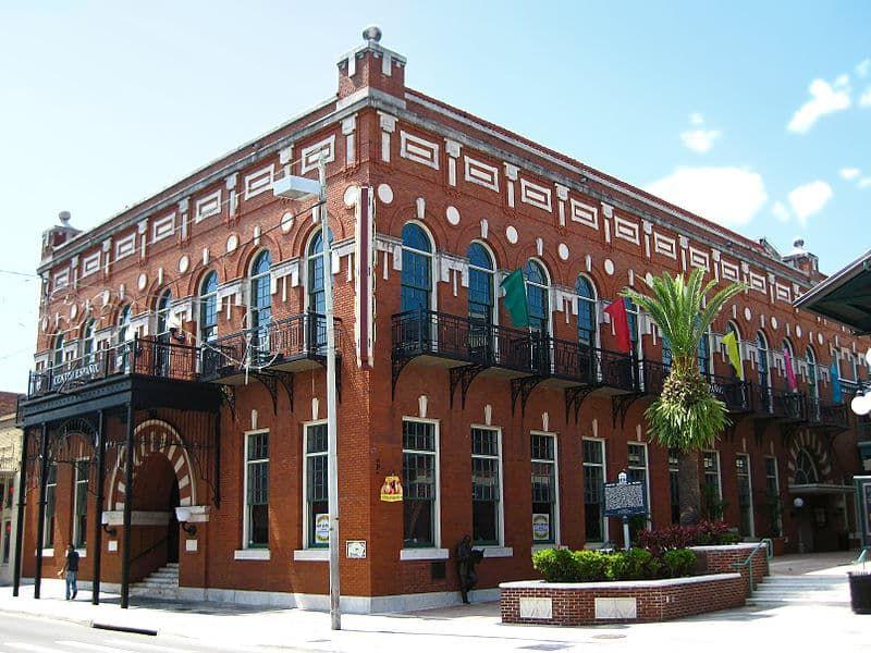 800px-Centro_Español_de_Tampa.jpg