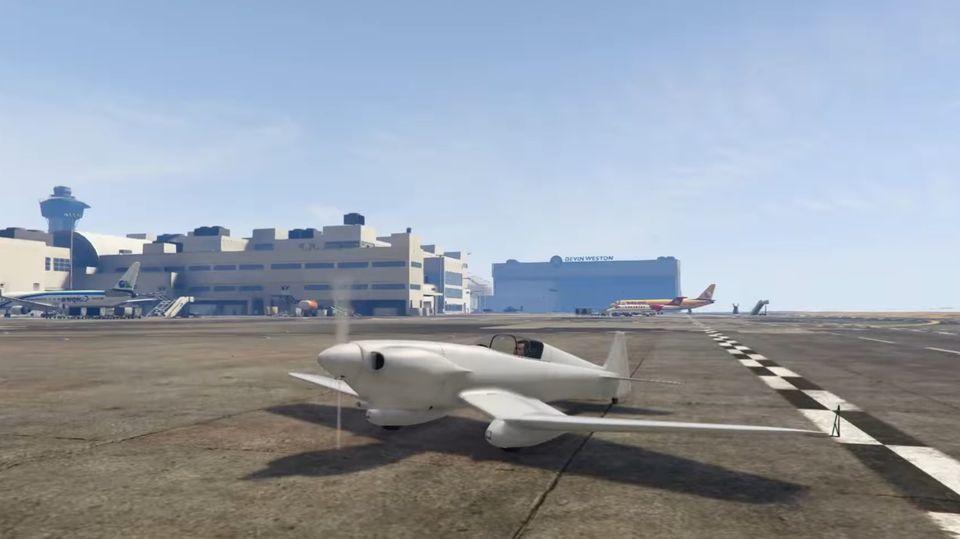 The Buckingham Alpha-Z1 in GTA Online.